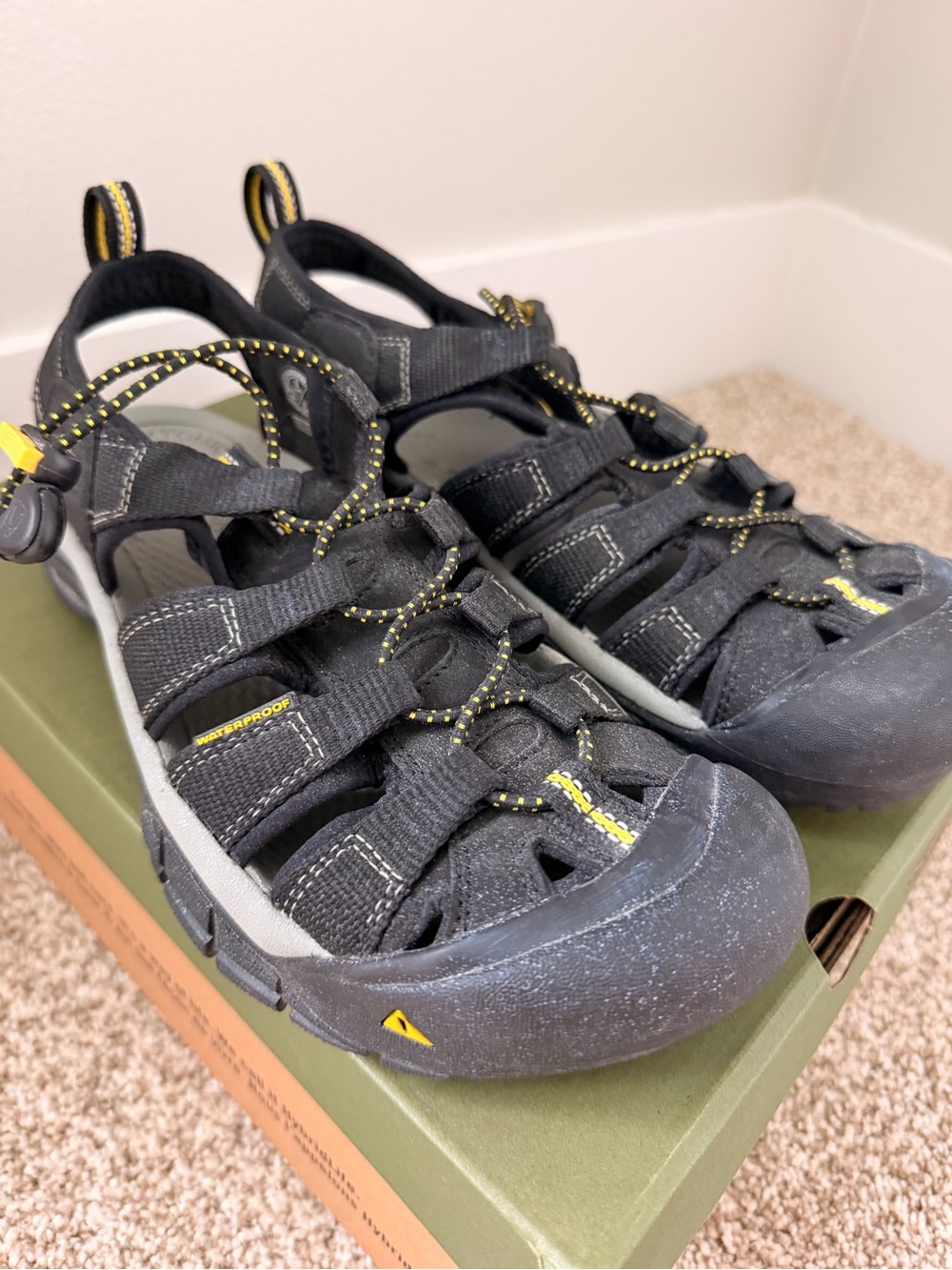 Men's KEEN Newport H2 Closed Toe Sandals